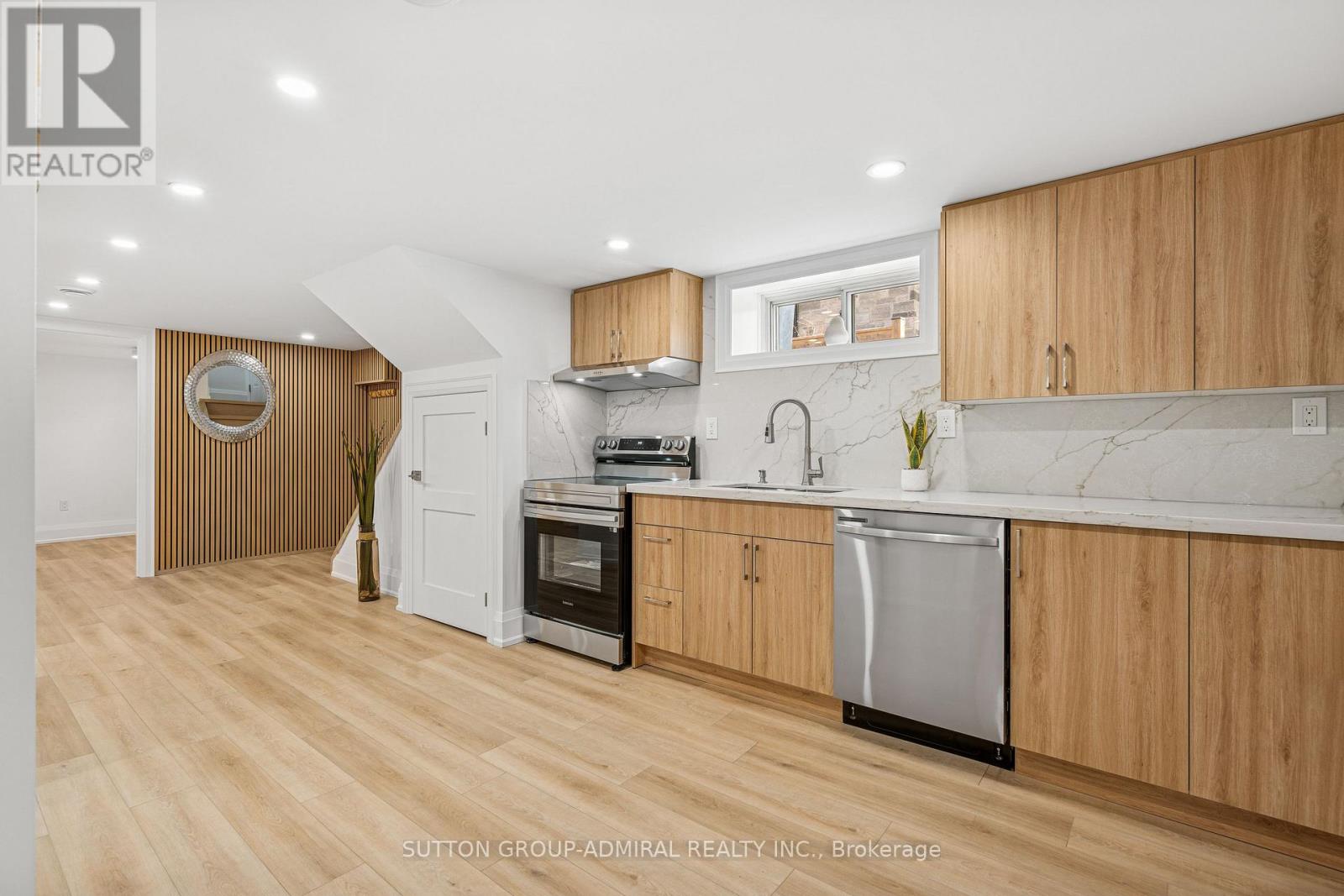 9 Nordale Crescent, Toronto, Ontario  M6M 2Z9 - Photo 29 - W12190046