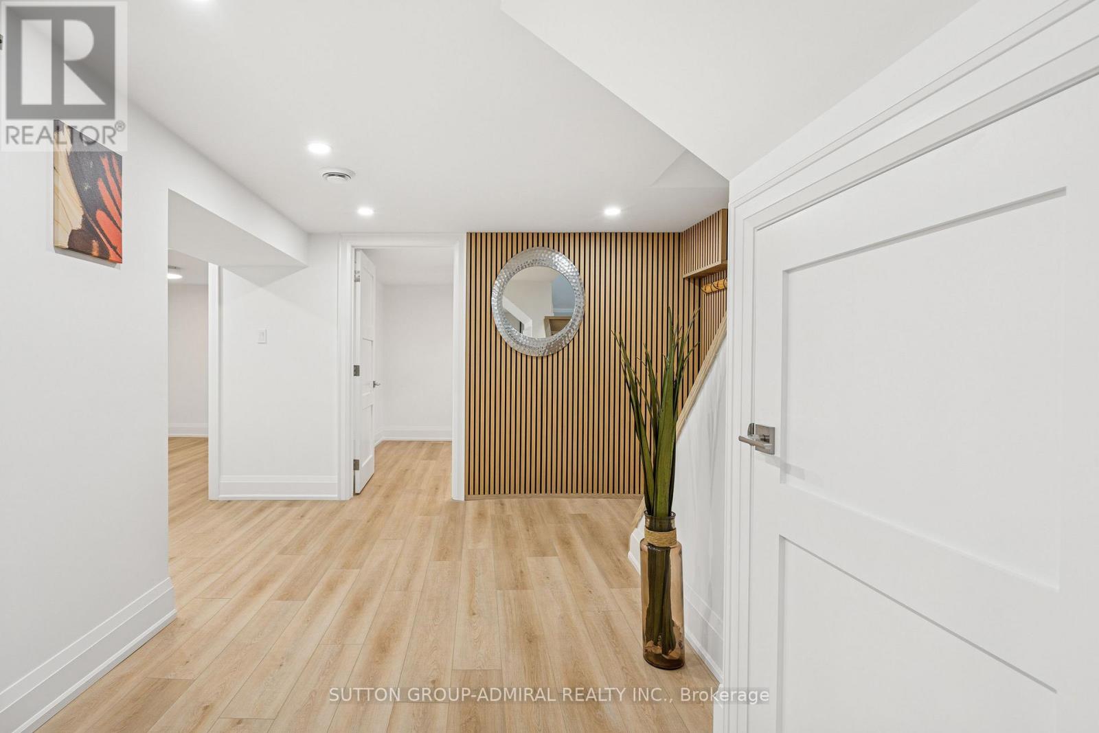 9 Nordale Crescent, Toronto, Ontario  M6M 2Z9 - Photo 32 - W12190046