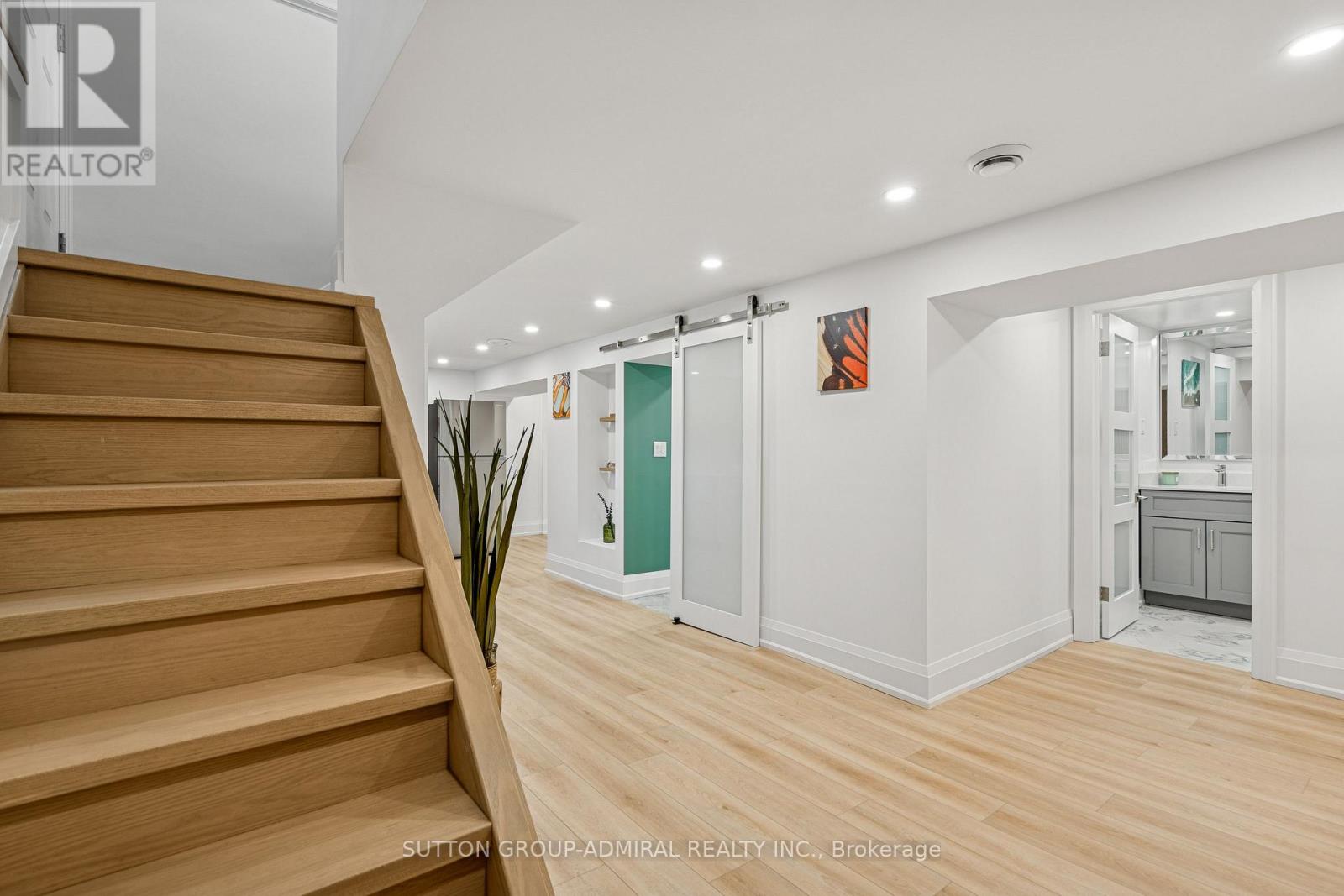 9 Nordale Crescent, Toronto, Ontario  M6M 2Z9 - Photo 37 - W12190046