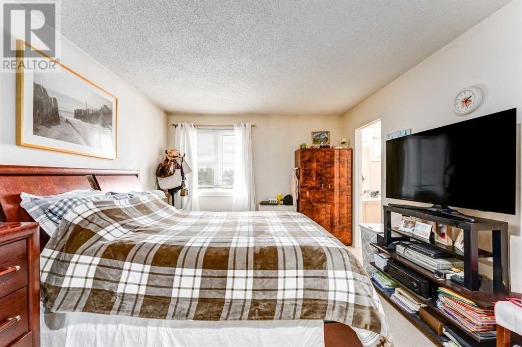 38 Coachway Gardens Sw, Calgary, Alberta  T3H 2V9 - Photo 15 - A2205185