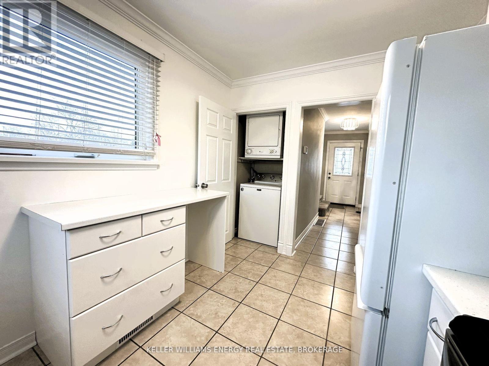 714 Dunlop Street W, Whitby, Ontario  L1N 1V6 - Photo 10 - E12207113