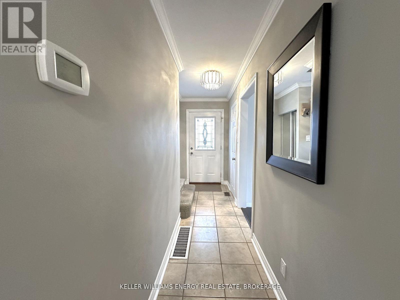 714 Dunlop Street W, Whitby, Ontario  L1N 1V6 - Photo 11 - E12207113