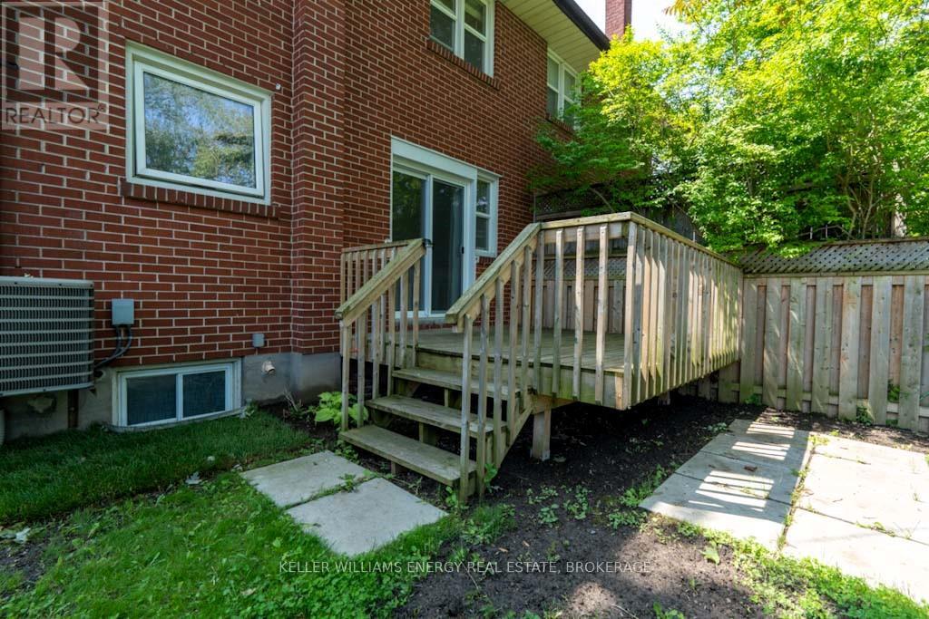 714 Dunlop Street W, Whitby, Ontario  L1N 1V6 - Photo 34 - E12207113
