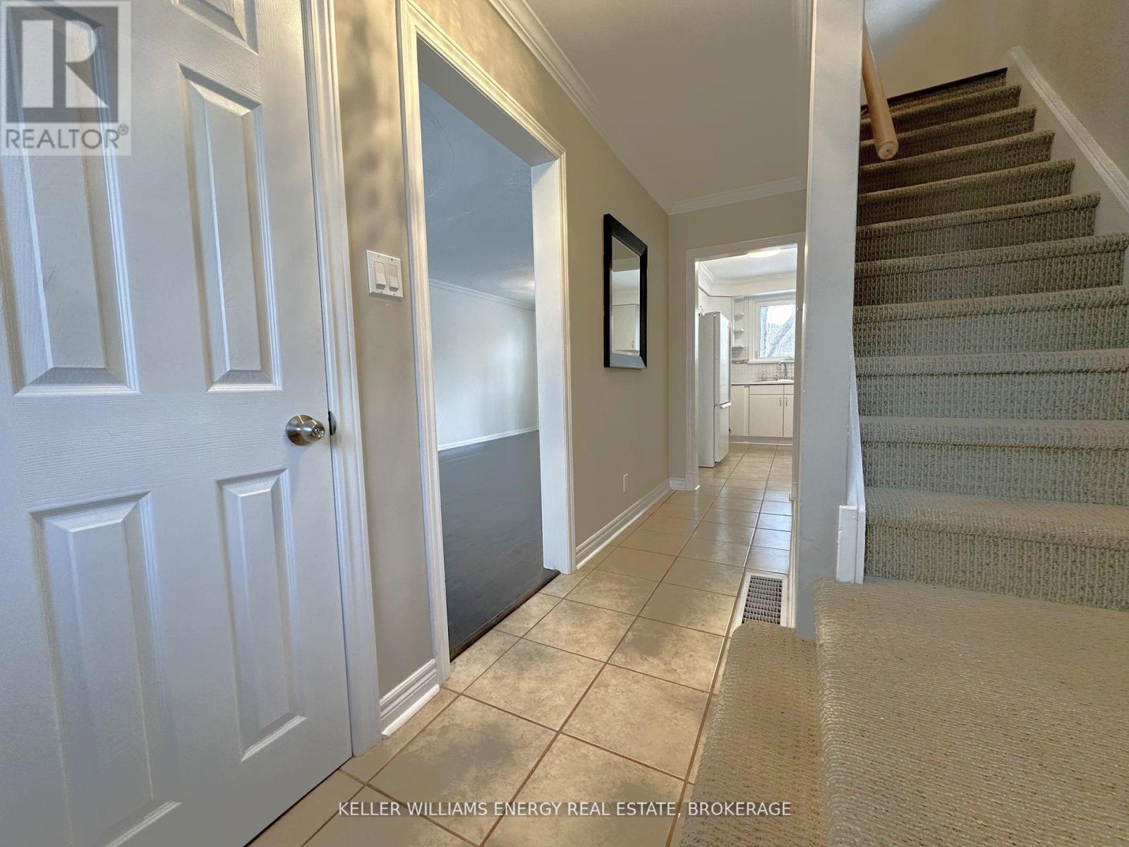 714 Dunlop Street W, Whitby, Ontario  L1N 1V6 - Photo 4 - E12207113