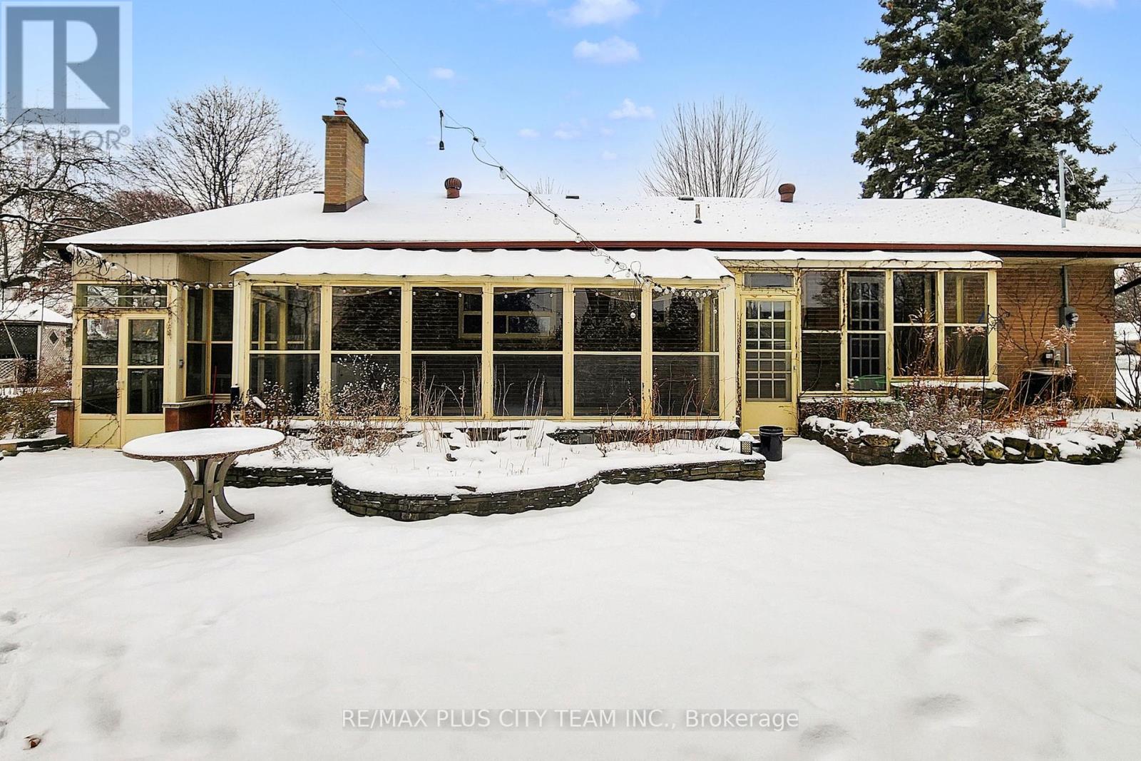 17 Hedges Boulevard, Toronto (Princess-Rosethorn), Ontario  M9B 3C3 - Photo 41 - W12206763