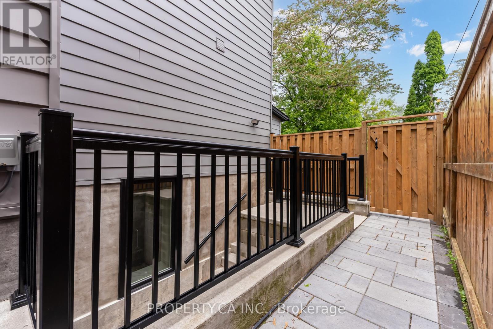 Lower - 885b Dovercourt Road, Toronto (Dovercourt-Wallace Emerson-Junction), Ontario  M6H 2X6 - Photo 26 - W12206774