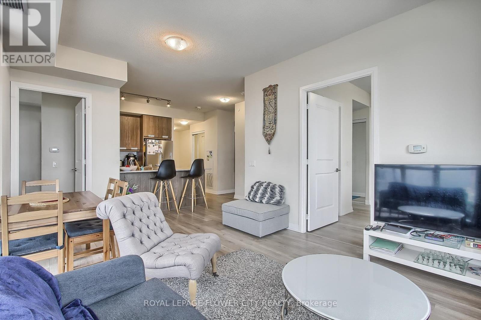 1918 - 35 Watergarden Drive, Mississauga (Hurontario), Ontario  L5R 0G8 - Photo 18 - W12206781