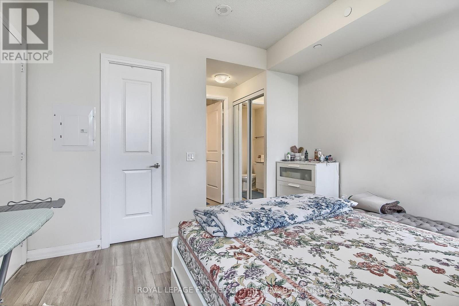 1918 - 35 Watergarden Drive, Mississauga (Hurontario), Ontario  L5R 0G8 - Photo 21 - W12206781