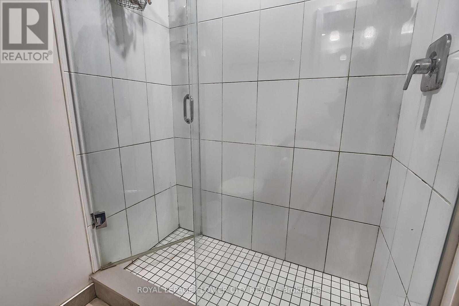 1918 - 35 Watergarden Drive, Mississauga (Hurontario), Ontario  L5R 0G8 - Photo 23 - W12206781