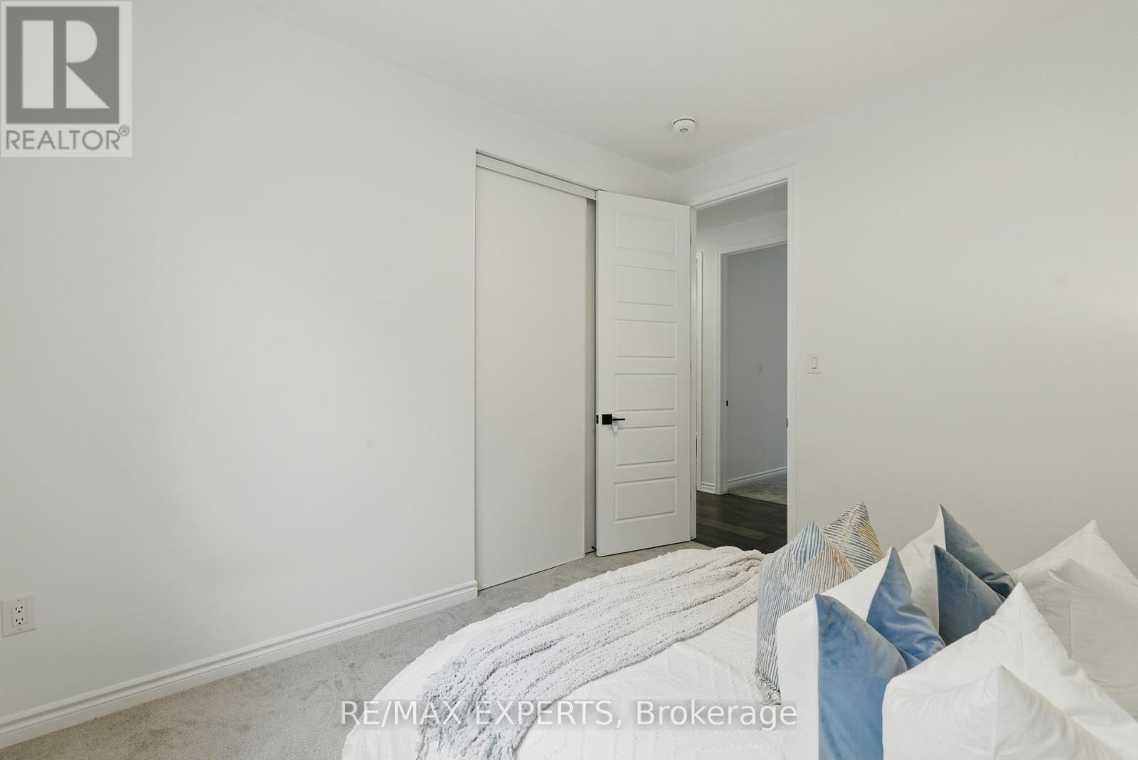592 Boyd Lane, Milton, Ontario  L9E 1W6 - Photo 32 - W12206808