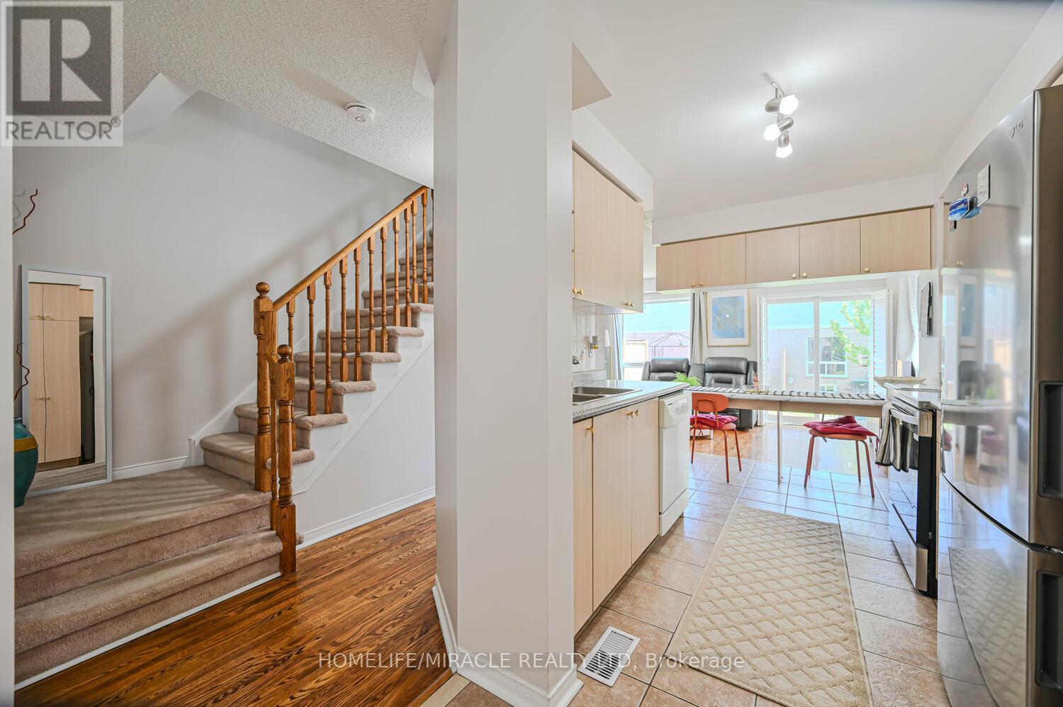 30 - 5255 Guildwood Way N, Mississauga, Ontario  L5R 4A9 - Photo 8 - W12206884