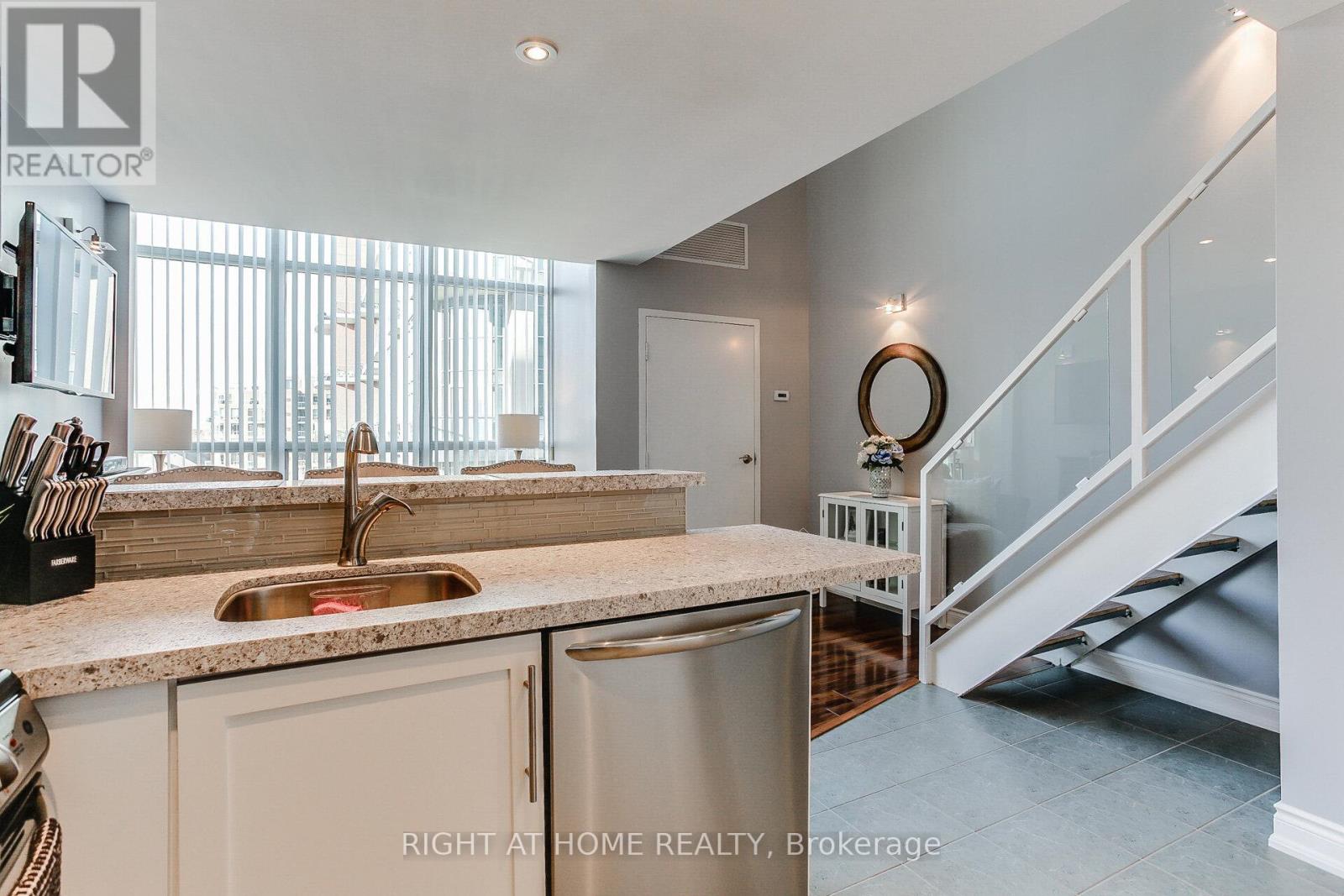 426 - 300 Manitoba Street, Toronto, Ontario  M8Y 4G6 - Photo 12 - W12206931