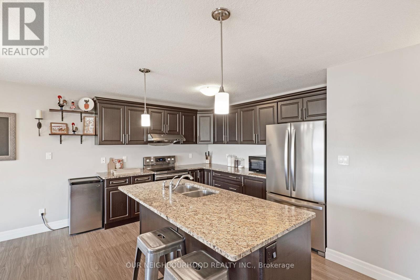 54 Mcintosh Crescent, Quinte West, Ontario  K8V 0G1 - Photo 6 - X12207016