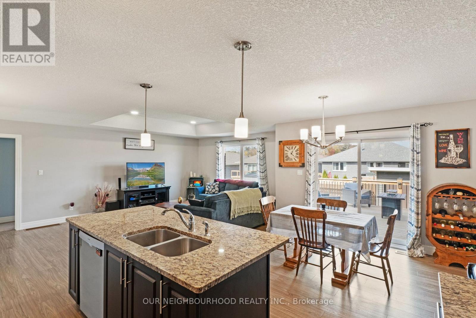 54 Mcintosh Crescent, Quinte West, Ontario  K8V 0G1 - Photo 7 - X12207016