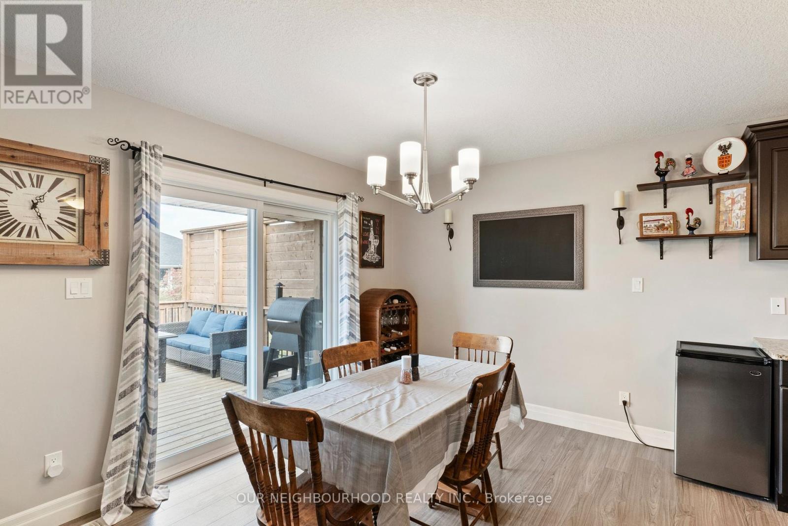 54 Mcintosh Crescent, Quinte West, Ontario  K8V 0G1 - Photo 8 - X12207016