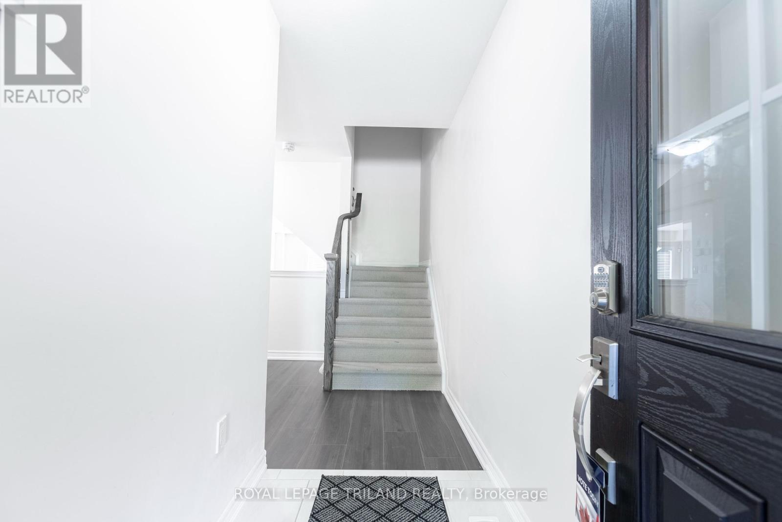 7759 Shaw Street, Niagara Falls, Ontario  L2G 0H1 - Photo 4 - X12206988