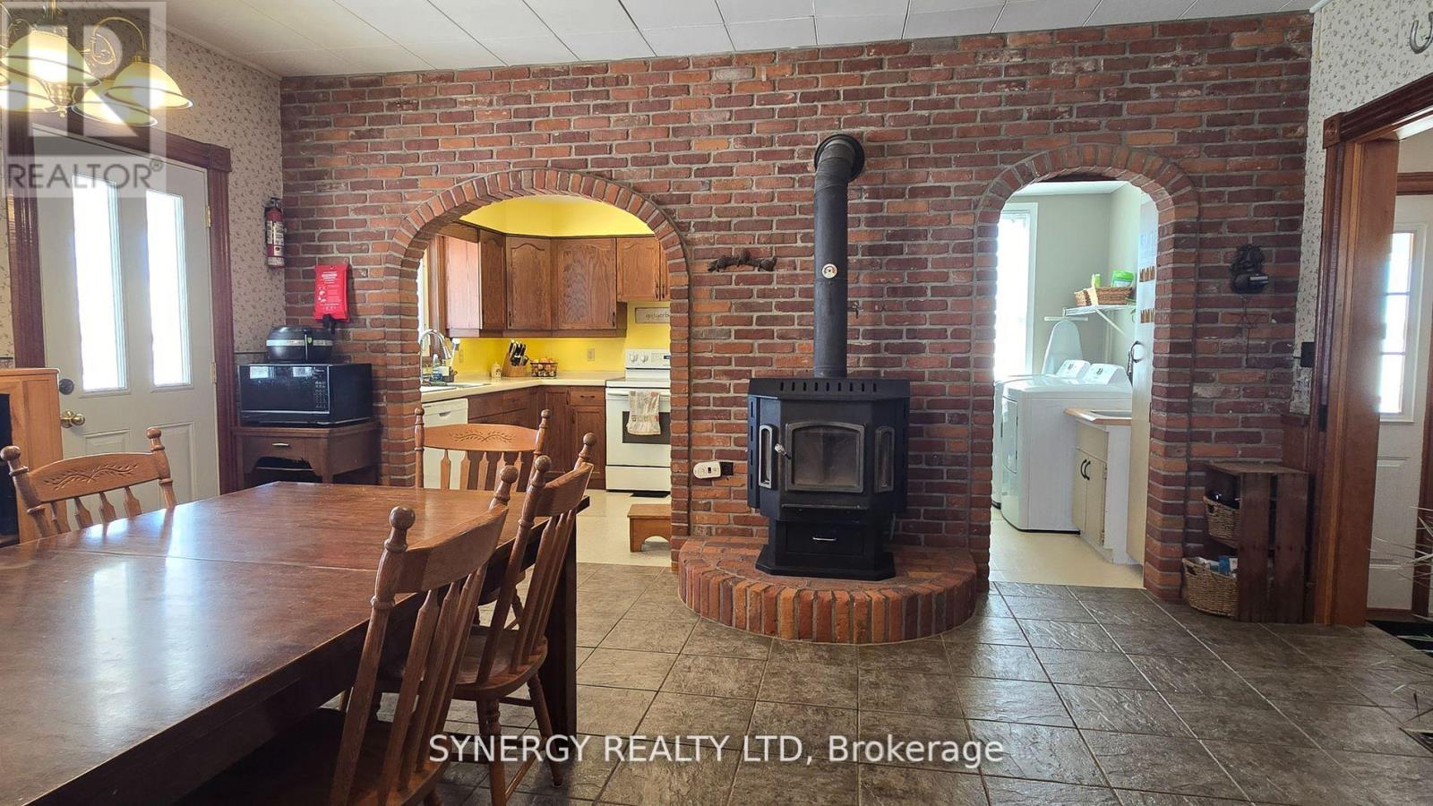 3538 Shields Siding Drive, Southwest Middlesex, Ontario  N0L 1M0 - Photo 20 - X12207036