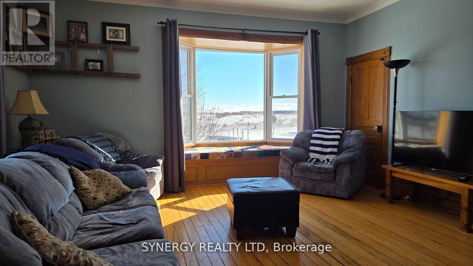 3538 Shields Siding Drive, Southwest Middlesex, Ontario  N0L 1M0 - Photo 21 - X12207036