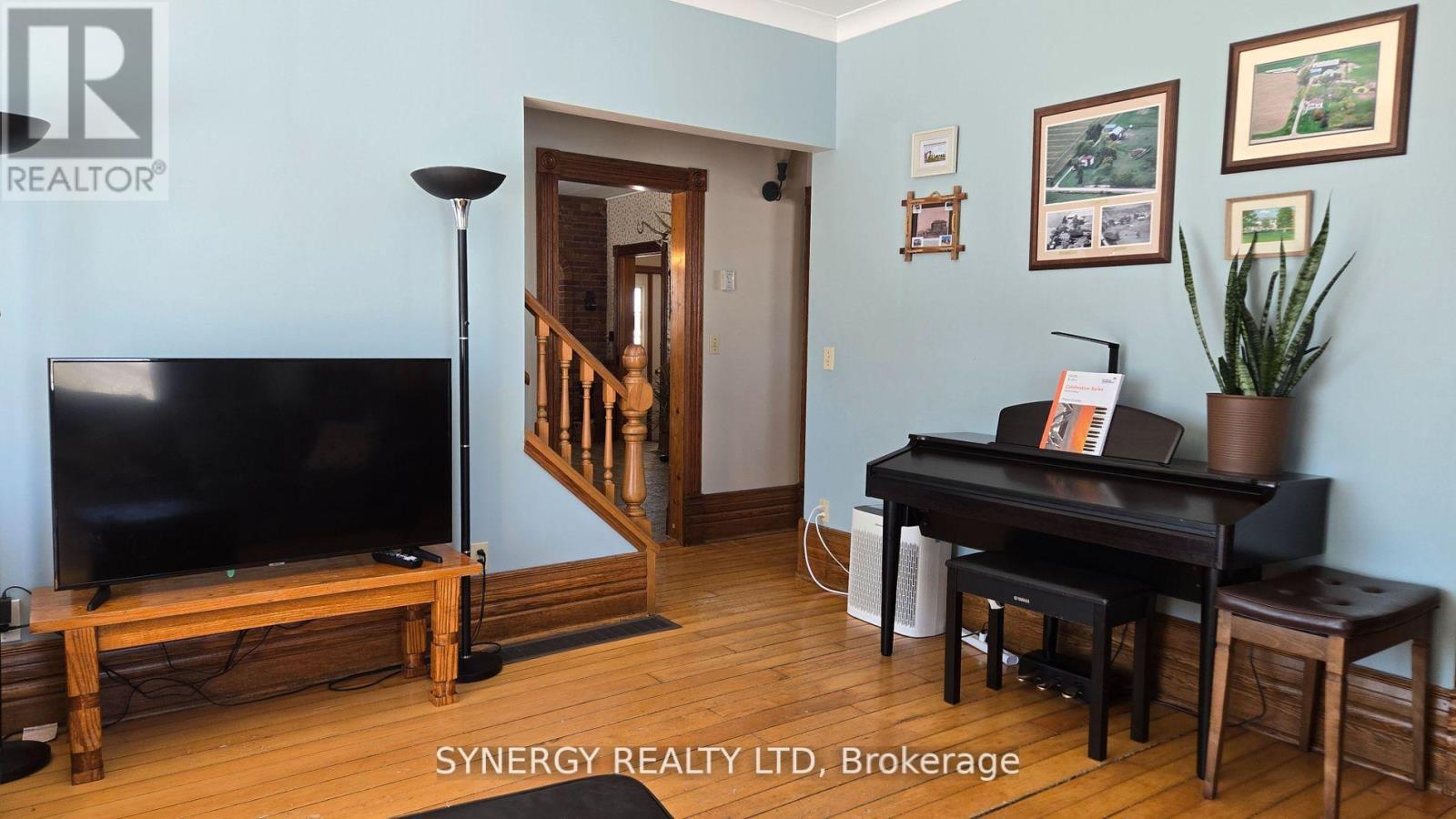 3538 Shields Siding Drive, Southwest Middlesex (Glencoe), Ontario  N0L 1M0 - Photo 35 - X12207036