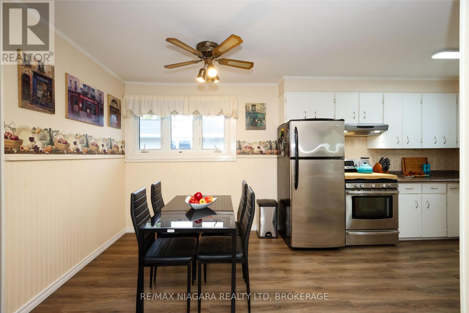 31 Spruce Drive, Temagami, Ontario  P0H 2H0 - Photo 2 - X12188002