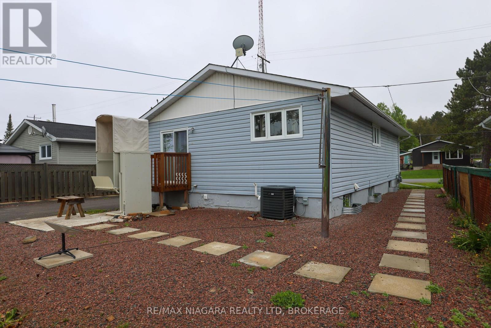 31 Spruce Drive, Temagami, Ontario  P0H 2H0 - Photo 29 - X12188002
