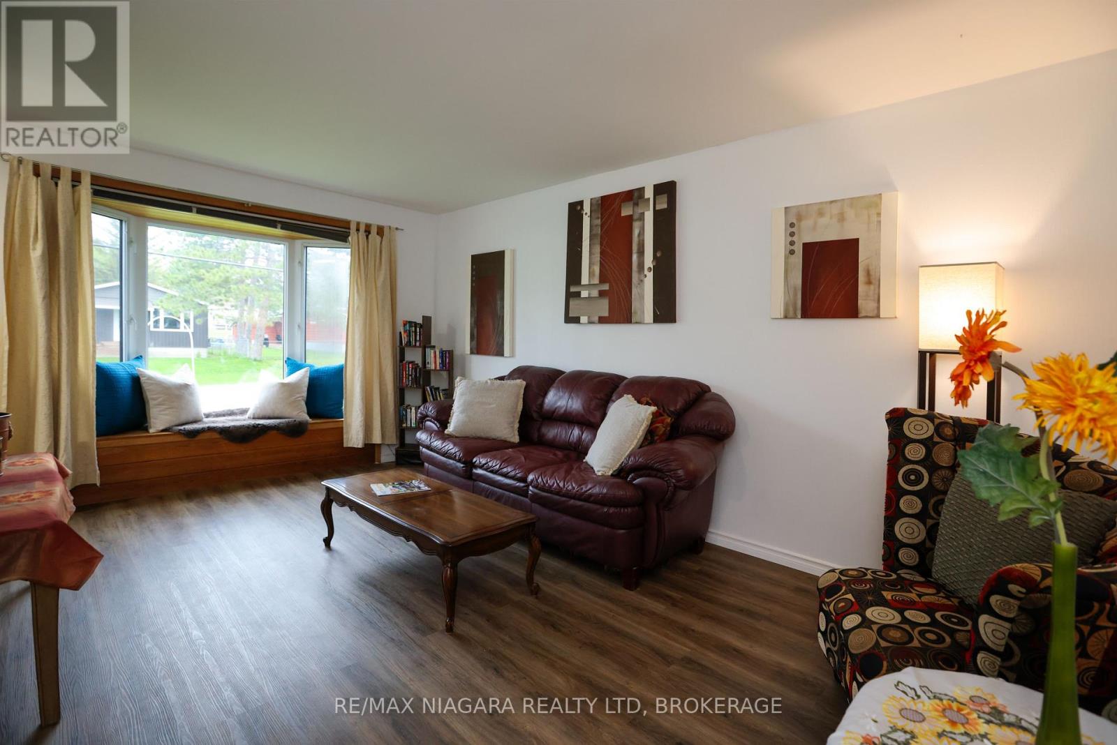 31 Spruce Drive, Temagami, Ontario  P0H 2H0 - Photo 6 - X12188002