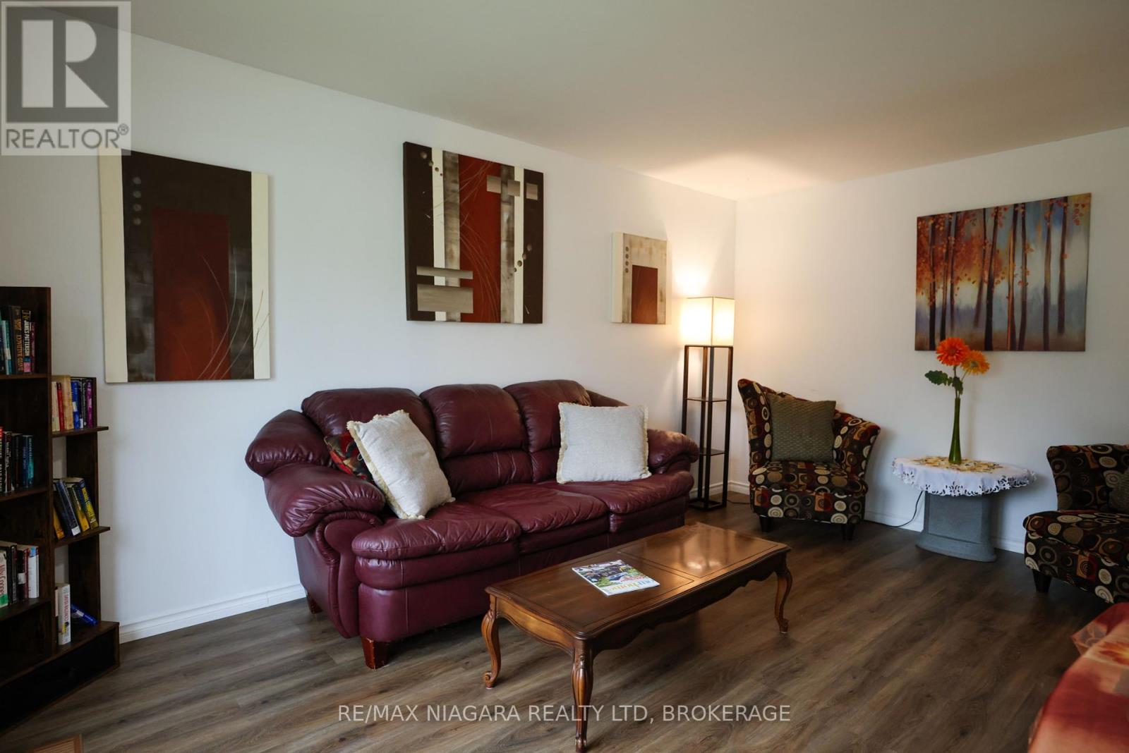 31 Spruce Drive, Temagami, Ontario  P0H 2H0 - Photo 7 - X12188002