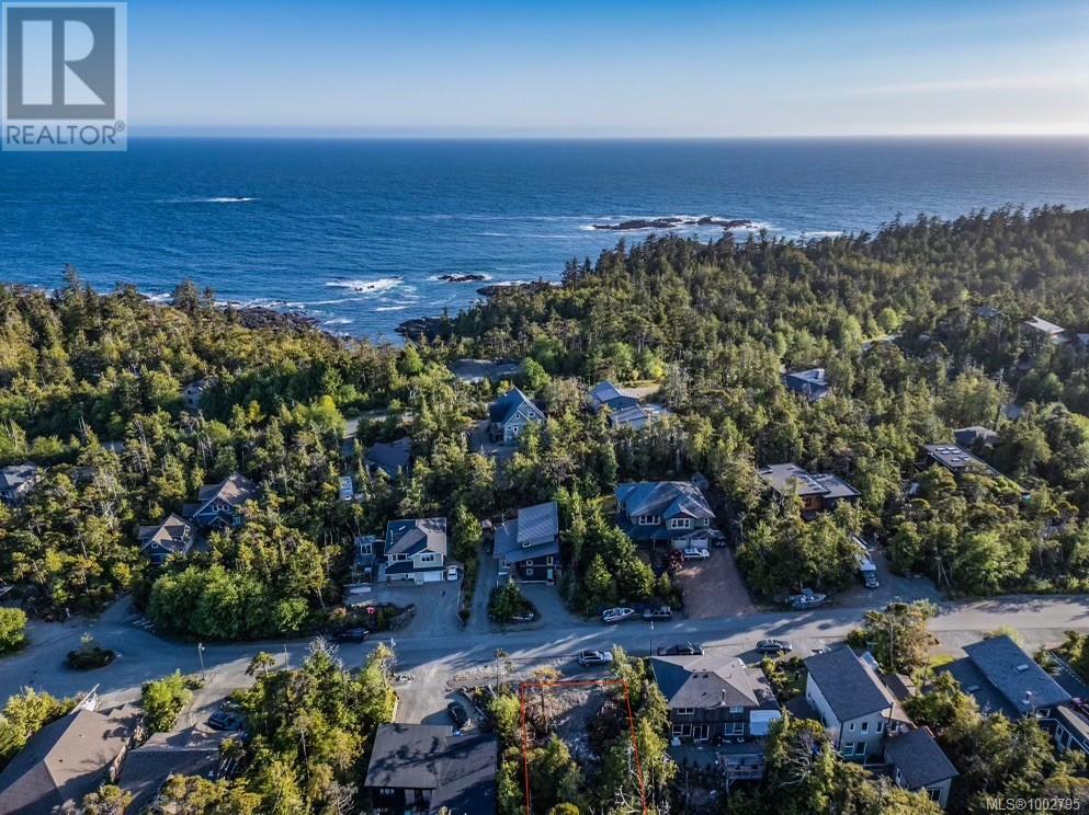 851 Lorne White Pl, Ucluelet, British Columbia  V0R 3A0 - Photo 3 - 1002795