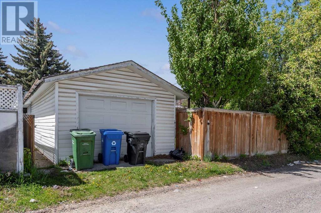 6116 Buckthorn Road Nw, Calgary, Alberta  T2K 2Z1 - Photo 7 - A2225252