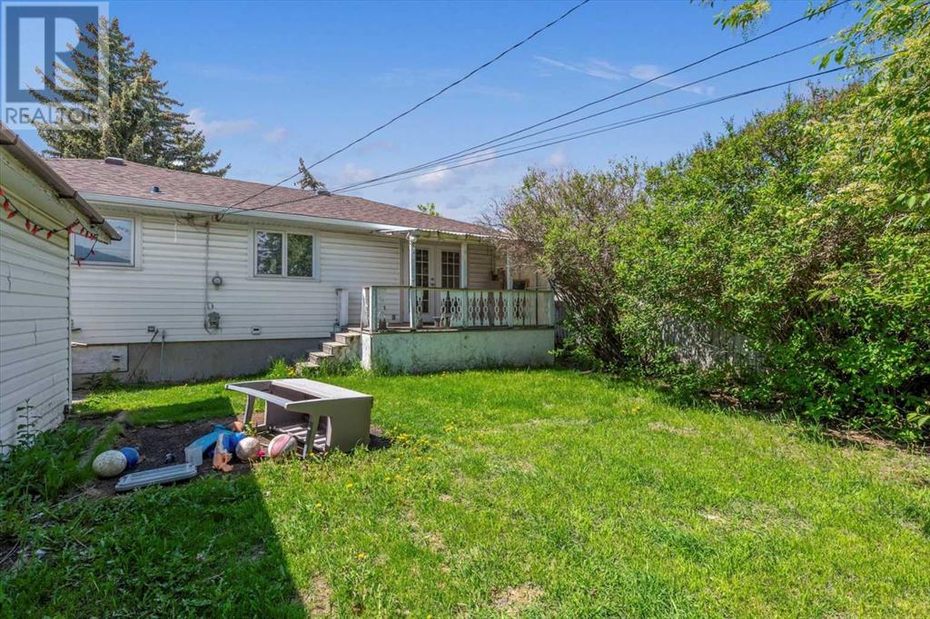 6116 Buckthorn Road Nw, Calgary, Alberta  T2K 2Z1 - Photo 6 - A2225252