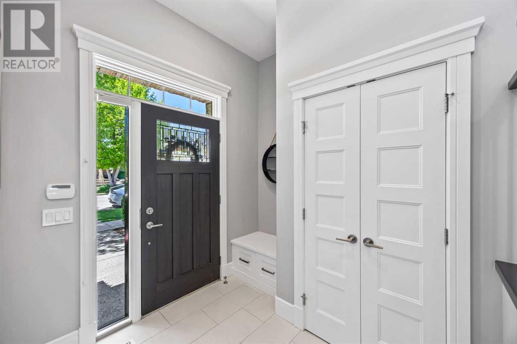 2218 26a Street Sw, Calgary, Alberta  T3E 2C3 - Photo 6 - A2226898
