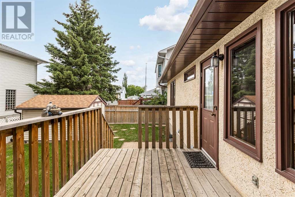 16 Sandalwood Close Nw, Calgary, Alberta  T3K 3Z4 - Photo 20 - A2228361