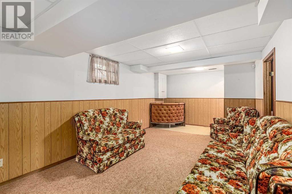 16 Sandalwood Close Nw, Calgary, Alberta  T3K 3Z4 - Photo 33 - A2228361