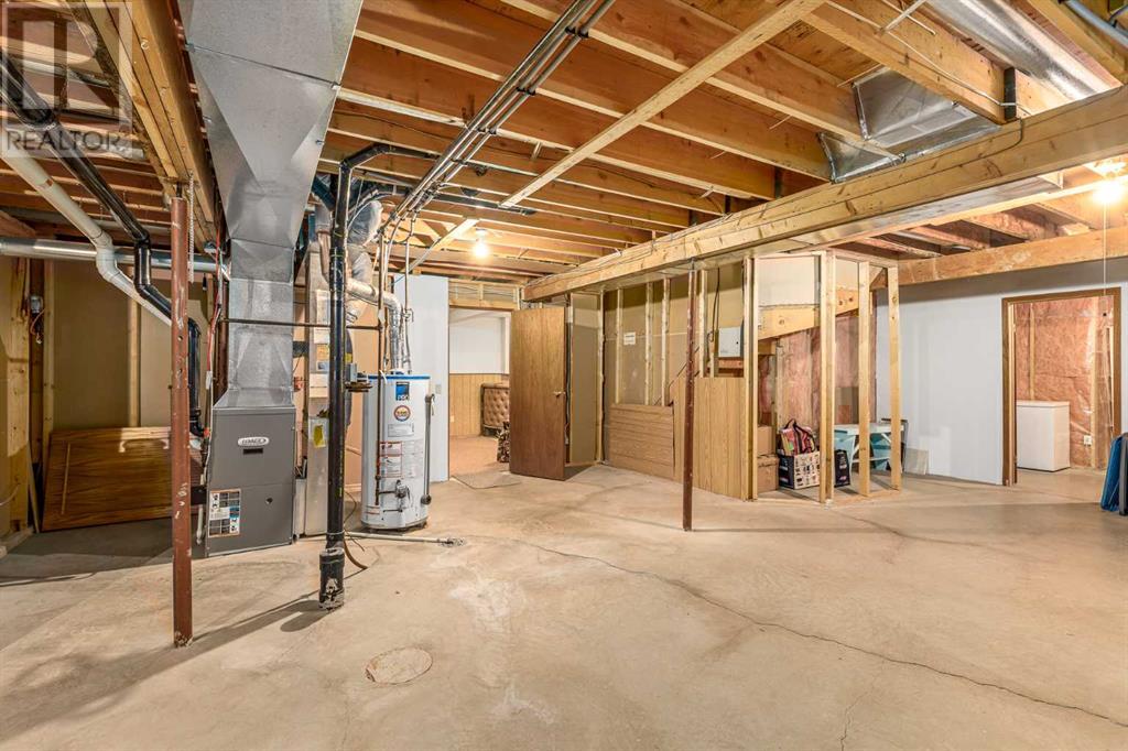 16 Sandalwood Close Nw, Calgary, Alberta  T3K 3Z4 - Photo 38 - A2228361