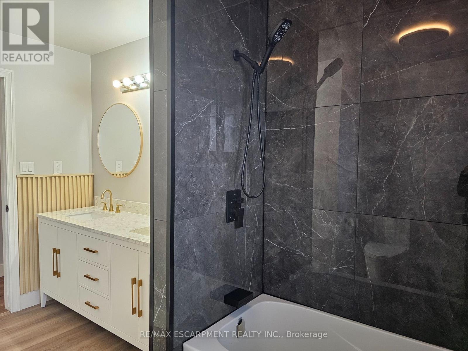332-1/2 Grantham Avenue, St. Catharines (Carlton/bunting), Ontario  L2M 5A6 - Photo 11 - X12206823