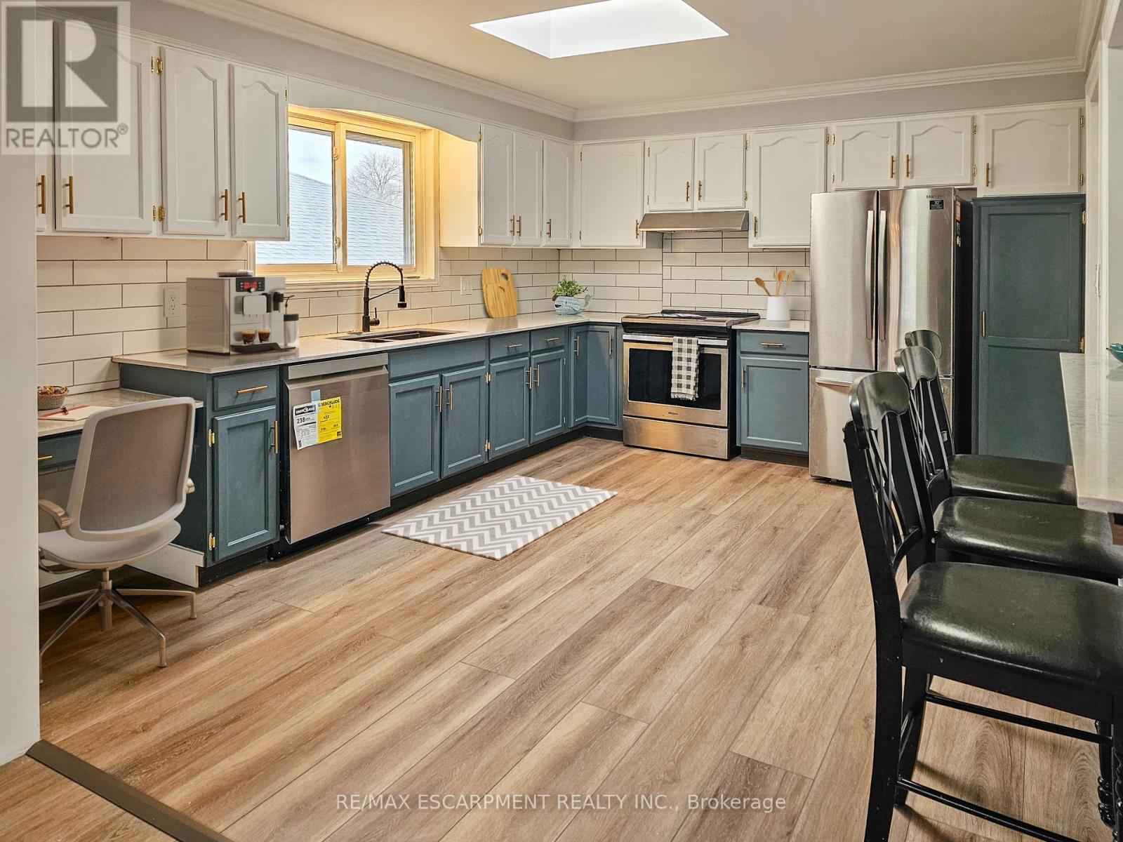 332-1/2 Grantham Avenue, St. Catharines, Ontario  L2M 5A6 - Photo 8 - X12206823