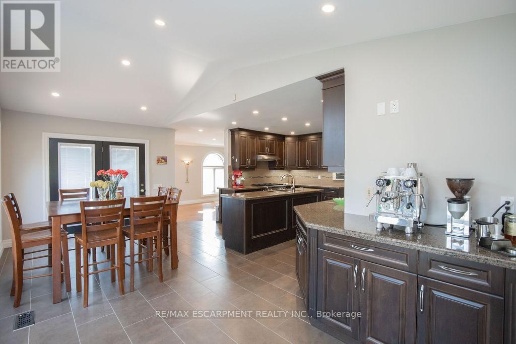 177 Claudette Gate, Hamilton (Falkirk), Ontario  L9B 2J9 - Photo 23 - X12206849