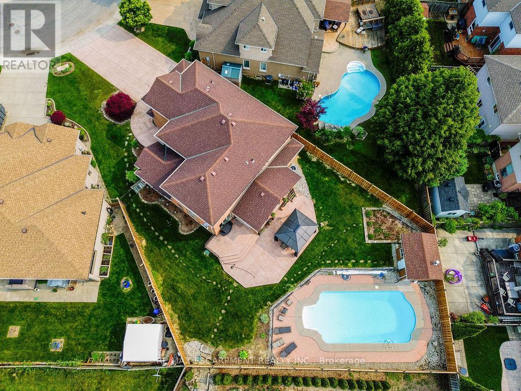 177 Claudette Gate, Hamilton (Falkirk), Ontario  L9B 2J9 - Photo 46 - X12206849