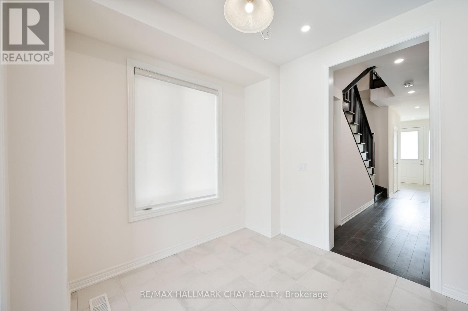 1063 Garner Road E, Hamilton, Ontario  L9G 0G9 - Photo 12 - X12206866