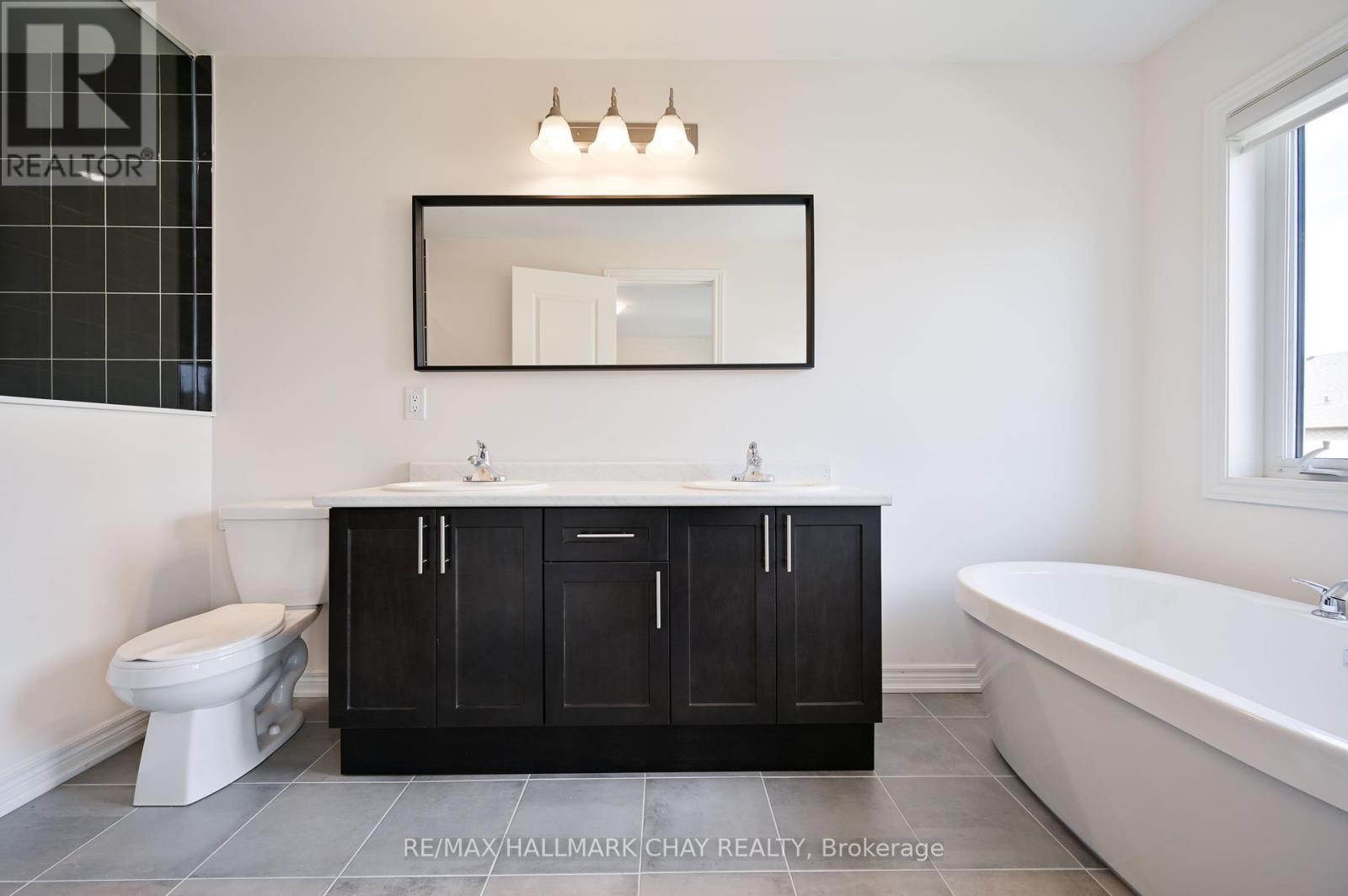 1063 Garner Road E, Hamilton, Ontario  L9G 0G9 - Photo 21 - X12206866