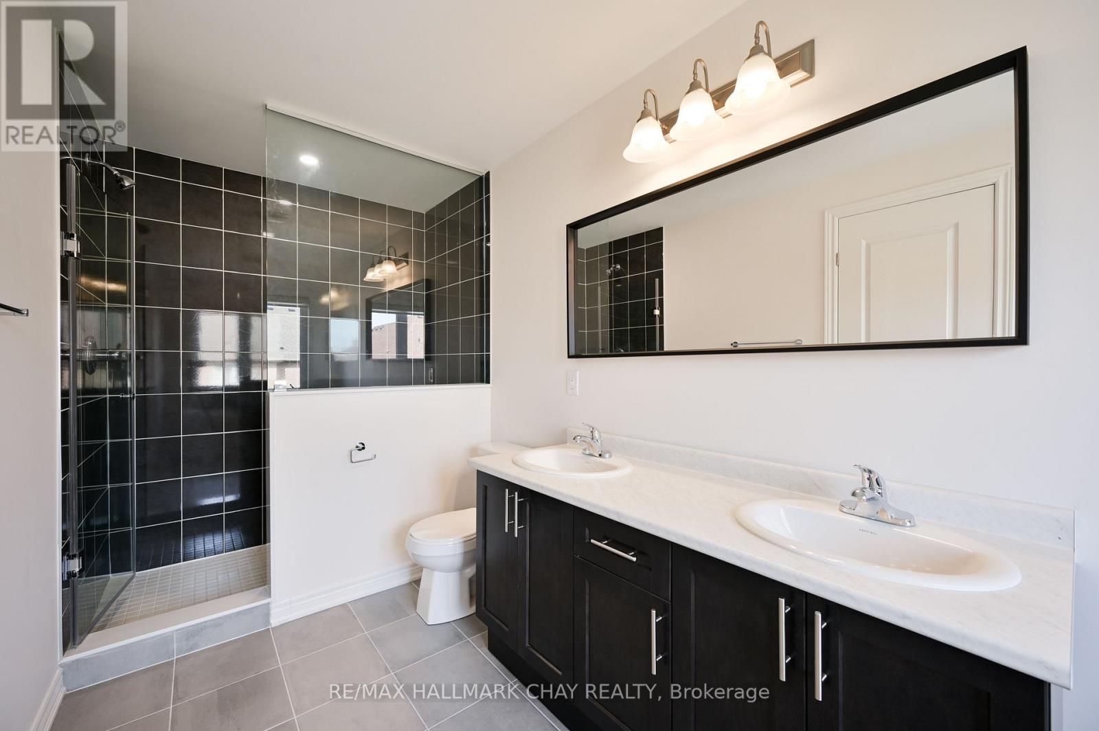 1063 Garner Road E, Hamilton, Ontario  L9G 0G9 - Photo 22 - X12206866