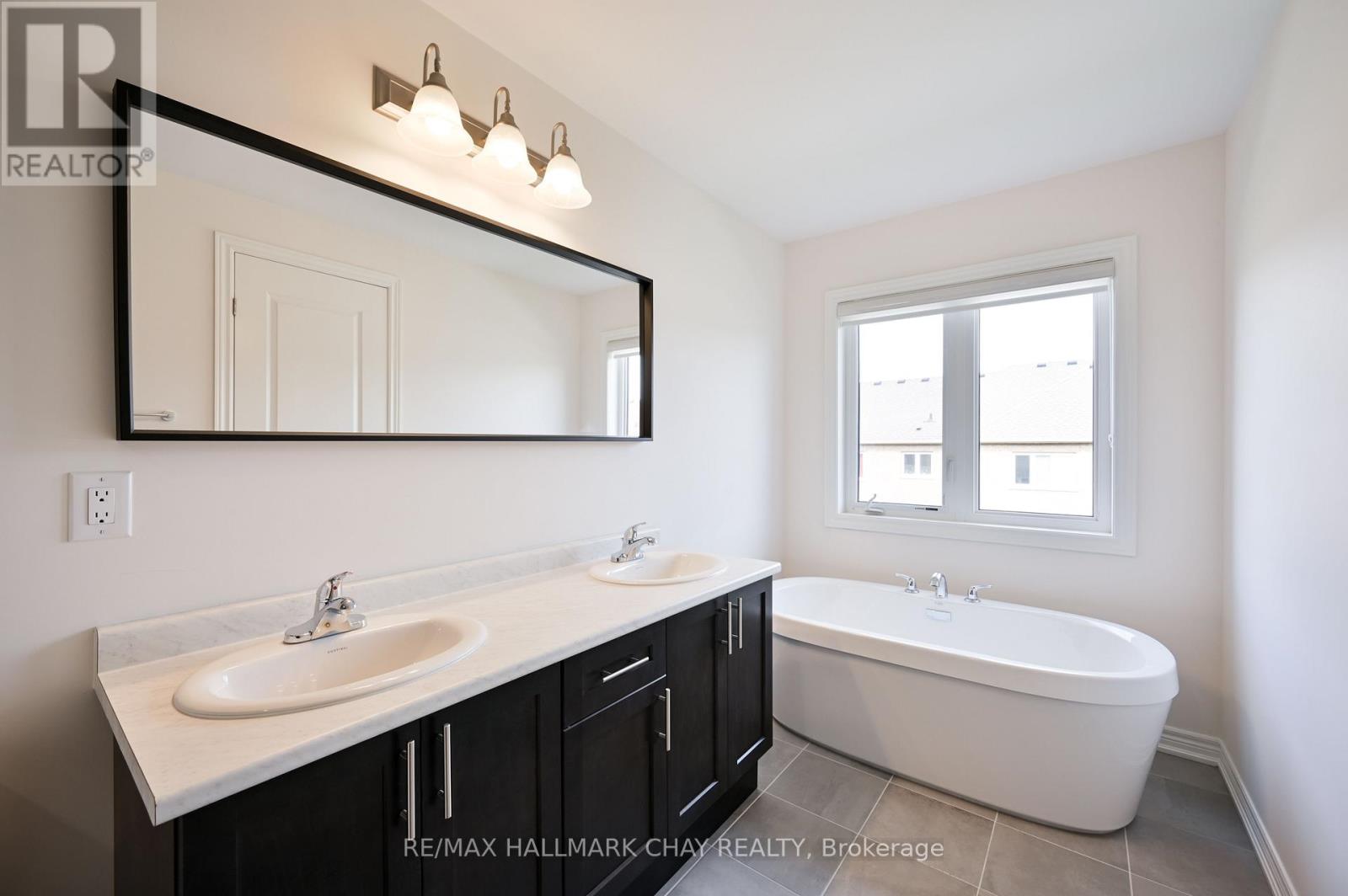 1063 Garner Road E, Hamilton, Ontario  L9G 0G9 - Photo 23 - X12206866