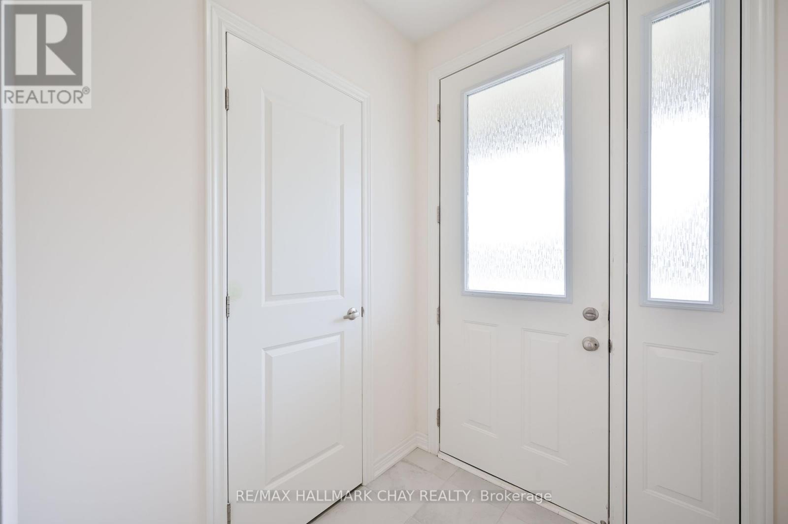 1063 Garner Road E, Hamilton, Ontario  L9G 0G9 - Photo 4 - X12206866