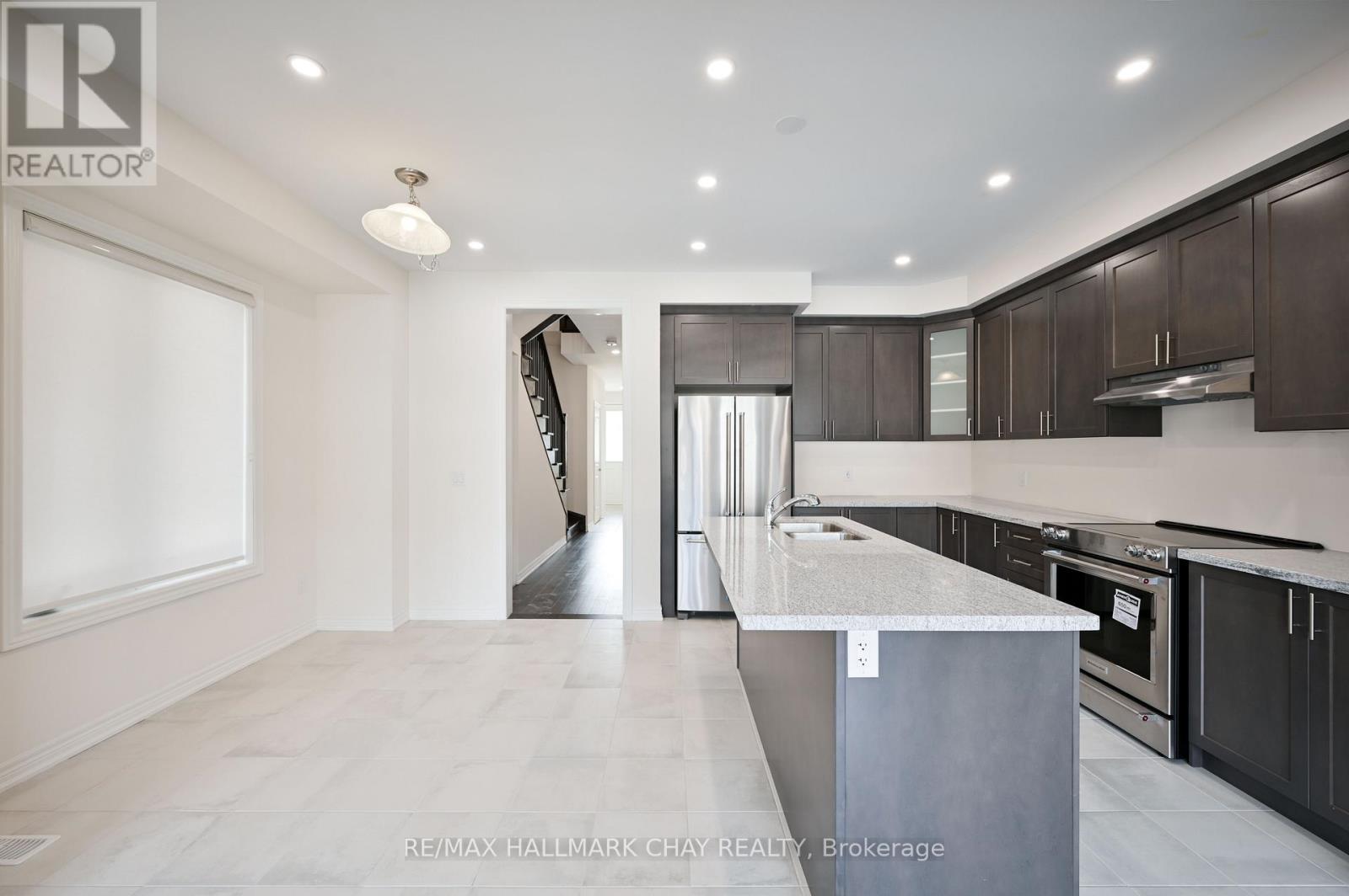 1063 Garner Road E, Hamilton, Ontario  L9G 0G9 - Photo 6 - X12206866