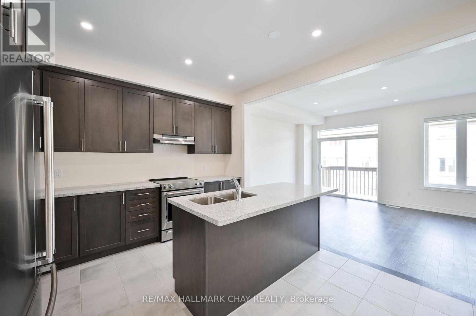 1063 Garner Road E, Hamilton, Ontario  L9G 0G9 - Photo 7 - X12206866