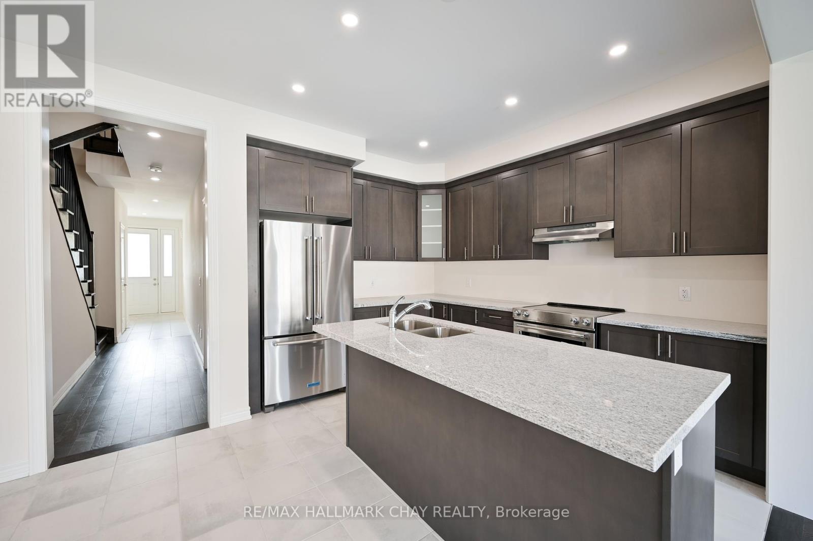 1063 Garner Road E, Hamilton, Ontario  L9G 0G9 - Photo 8 - X12206866