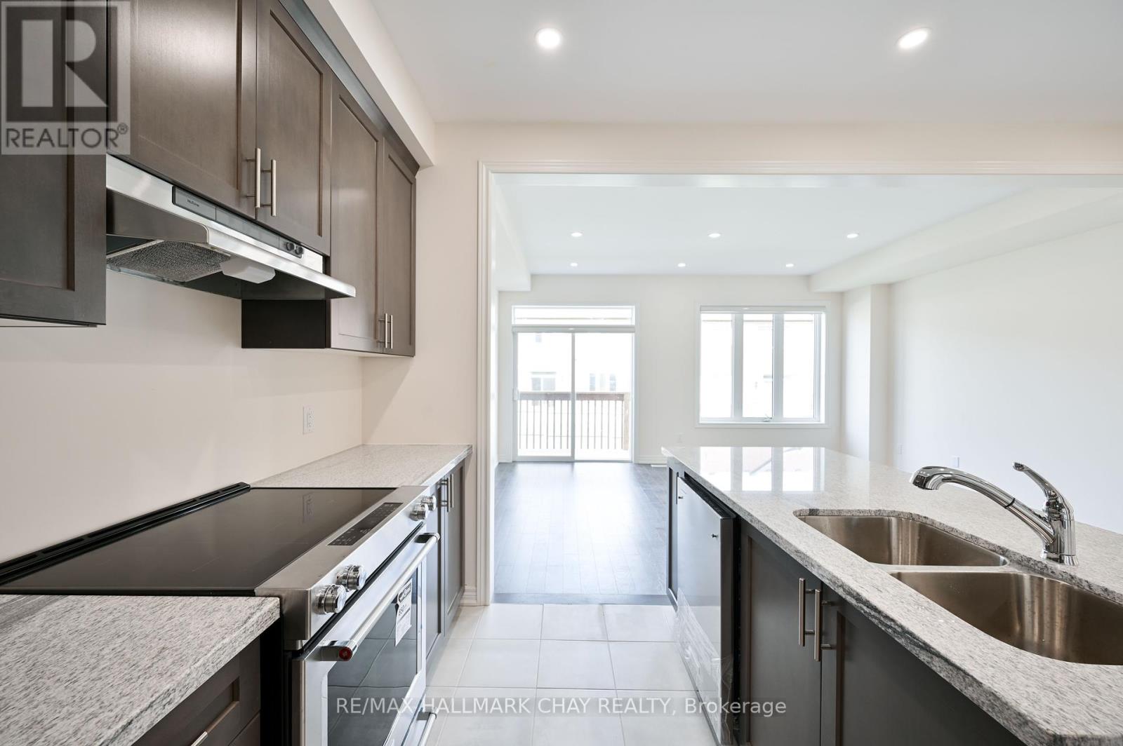 1063 Garner Road E, Hamilton, Ontario  L9G 0G9 - Photo 9 - X12206866