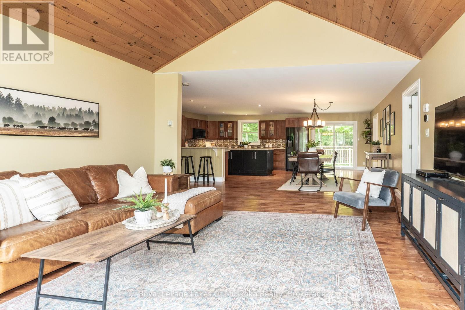 1334 Beatrice Townline Road, Muskoka Lakes (Watt), Ontario  P1L 1X5 - Photo 9 - X12206953