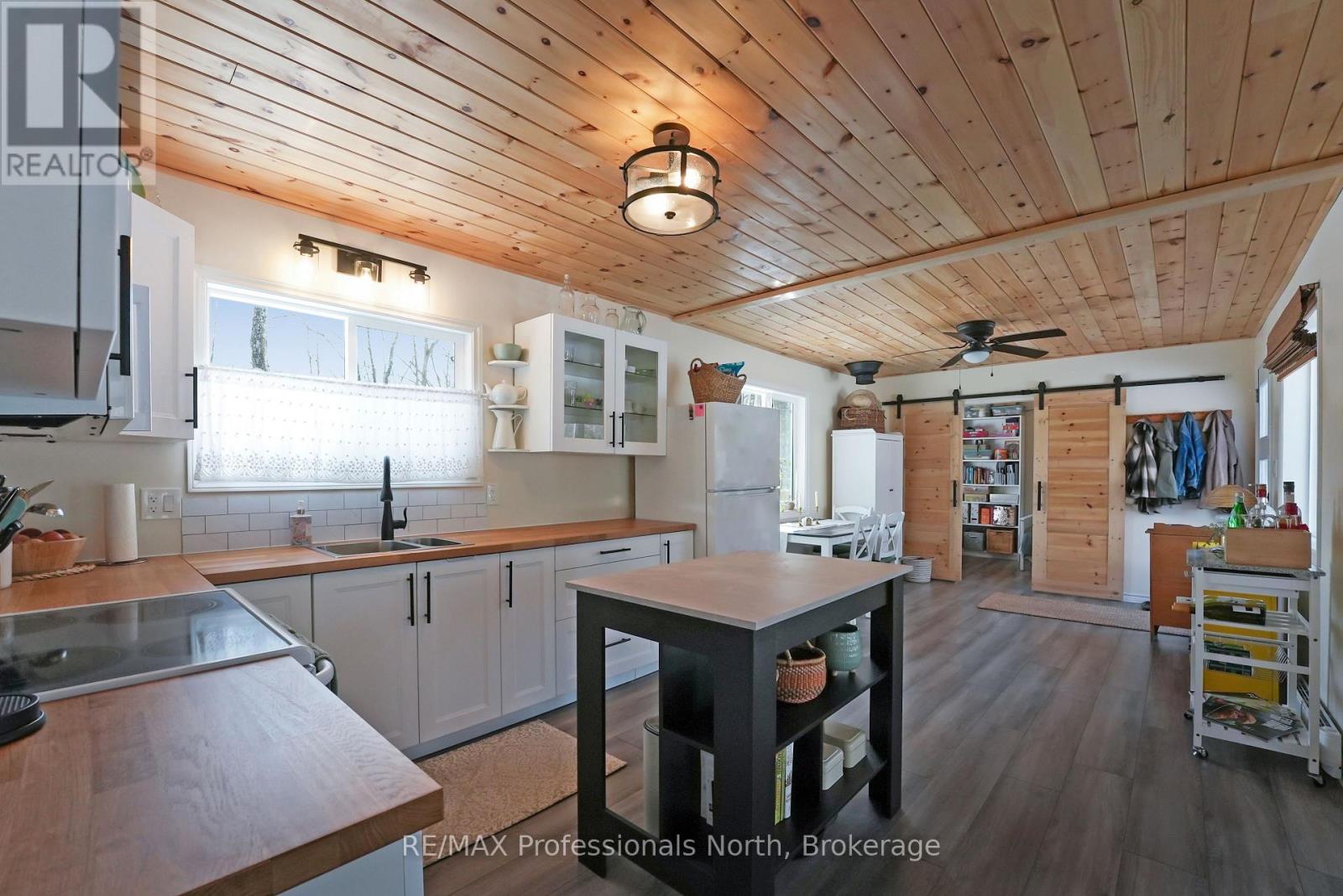1534 Salerno Lake Road, Highlands East, Ontario  K0M 1X0 - Photo 10 - X12207011