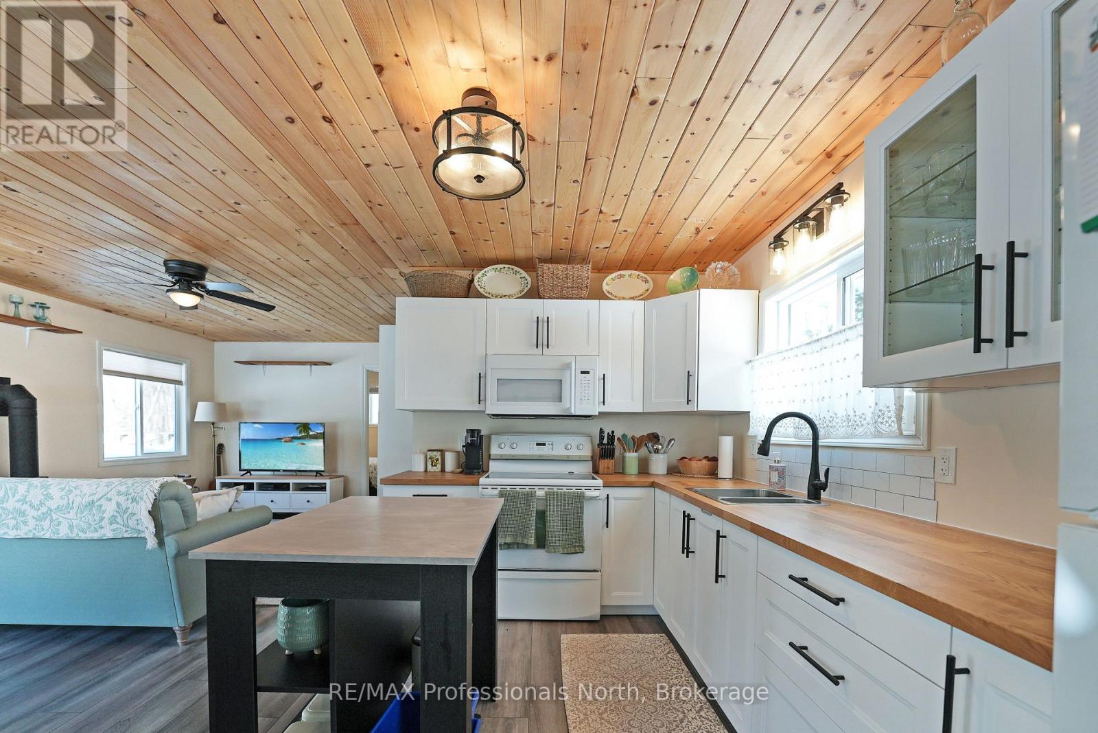 1534 Salerno Lake Road, Highlands East, Ontario  K0M 1X0 - Photo 6 - X12207011